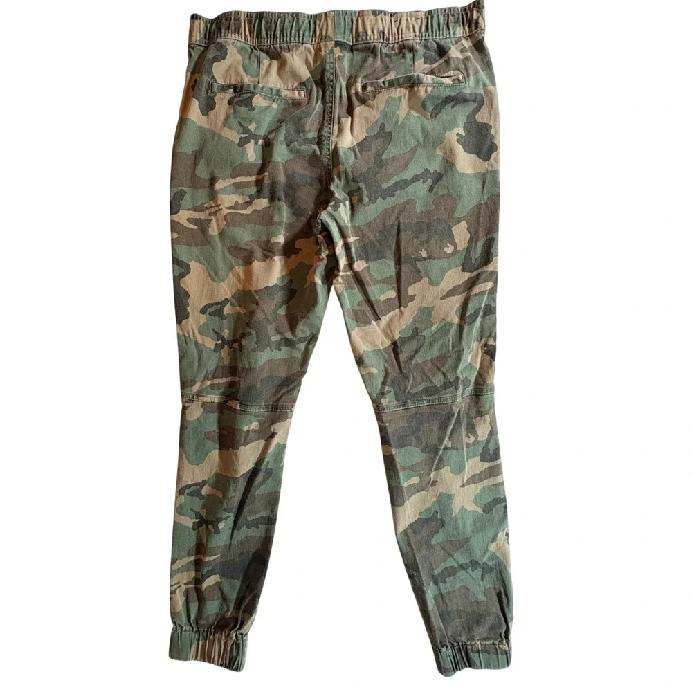 Empyre camo jogger